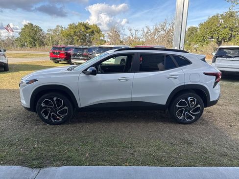 New 2026 Chevrolet Trax RS w/ Sunroof Package image 6