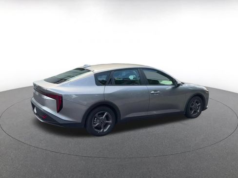 Used 2025 Kia K4 FWD image 12