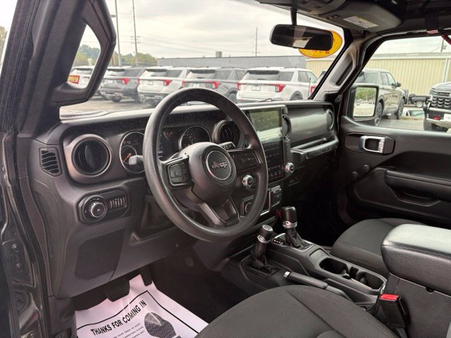 Used 2021 Jeep Wrangler Unlimited Sport AWD/4WD image 3