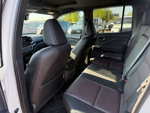 Used 2024 Honda Ridgeline Black Edition image 12