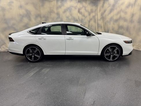 Used 2024 Honda Accord Sport image 9