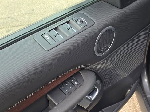 Certified 2025 Land Rover Discovery Dynamic SE image 10