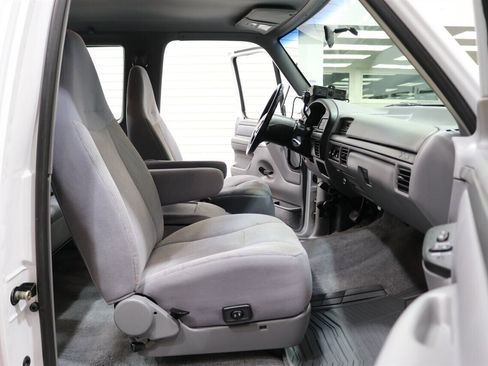 Used 1995 Ford F250 XLT image 71