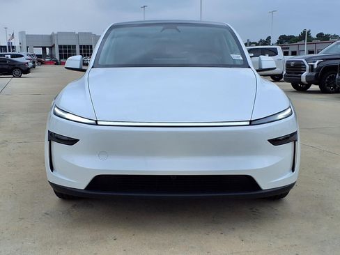 Used 2026 Tesla Model Y 2WD image 4
