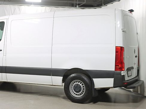 Used 2023 Mercedes-Benz Sprinter 2500 image 10