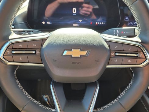 Certified 2025 Chevrolet Traverse LT image 32