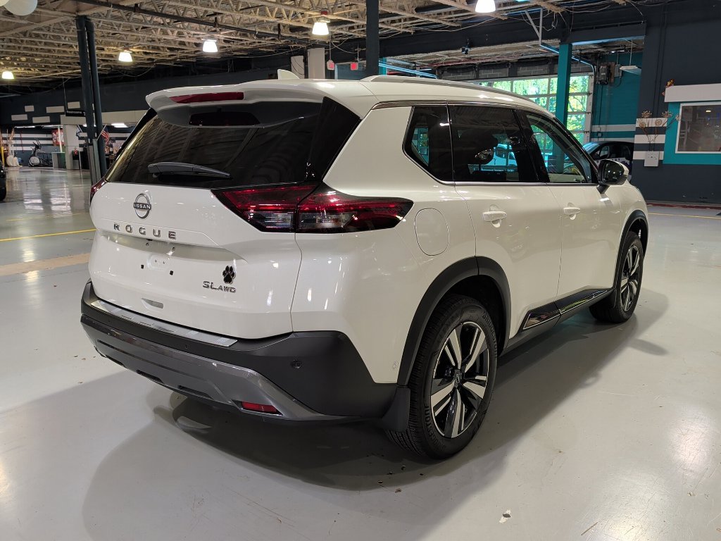 Used 2023 Nissan Rogue SL w/ SL Premium Package AWD/4WD image 9