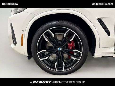 Used 2024 BMW X4 M40i w/ Premium Package image 2