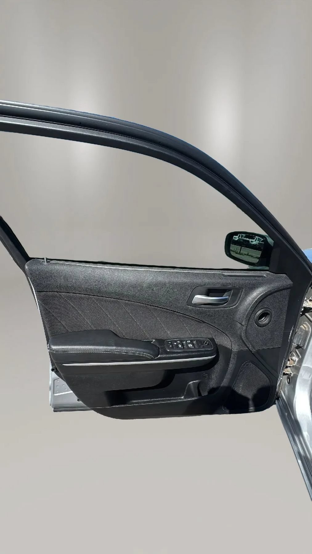 Used 2020 Dodge Charger SXT RWD image 14
