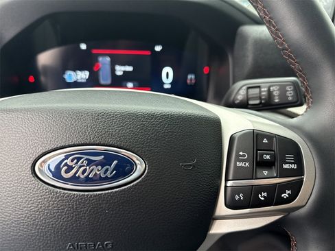 Used 2025 Ford Explorer Active image 25