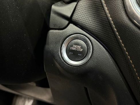 Used 2020 Chevrolet Equinox Premier image 17