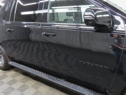 Used 2025 Chevrolet Suburban Z71 w/ Z71 Off-Road Package image 37