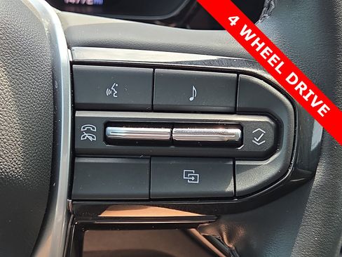 Used 2024 Chevrolet Colorado ZR2 w/ Safety Package AWD/4WD image 22