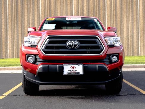 Used 2023 Toyota Tacoma SR5 w/ Black Out Package (TMS) AWD/4WD image 3