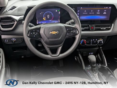 Used 2026 Chevrolet TrailBlazer LT AWD/4WD image 4