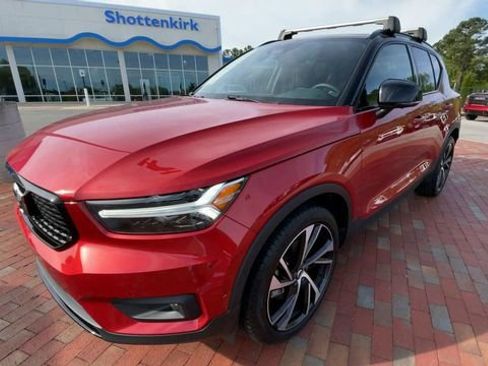 Used 2022 Volvo XC40 T5 R-Design w/ Advanced Package AWD/4WD image 5