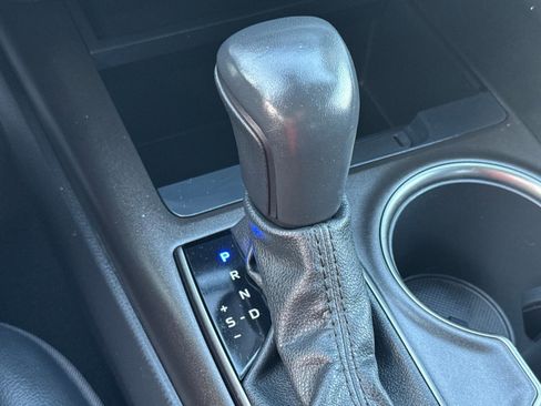 Used 2022 Toyota Camry SE image 15