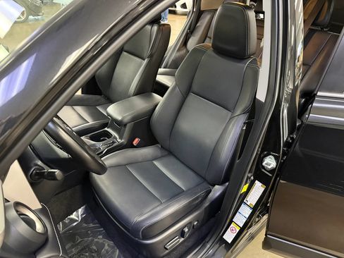Used 2017 Toyota RAV4 Limited w/ Carpet Mat Package AWD/4WD image 14