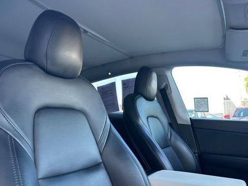 Used 2021 Tesla Model Y Long Range image 21