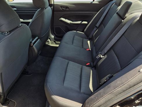 Used 2025 Nissan Altima 2.5 SV FWD image 26