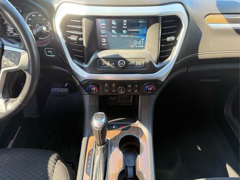 Used 2018 GMC Acadia SLE FWD image 18