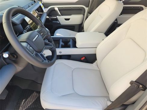 New 2026 Land Rover Defender 110 X-Dynamic SE image 9