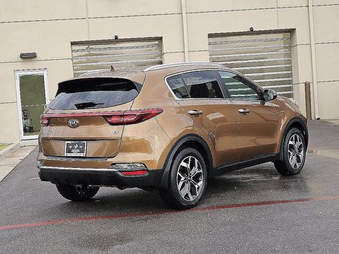 Used 2021 Kia Sportage EX AWD/4WD image 4