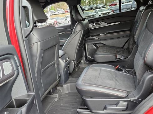 Certified 2025 Ford Explorer ST image 12