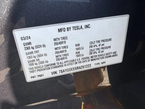 Used 2024 Tesla Model Y Long Range AWD/4WD image 9