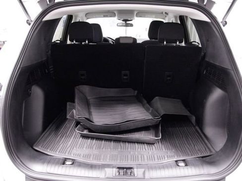 Used 2021 Ford Escape SE image 21