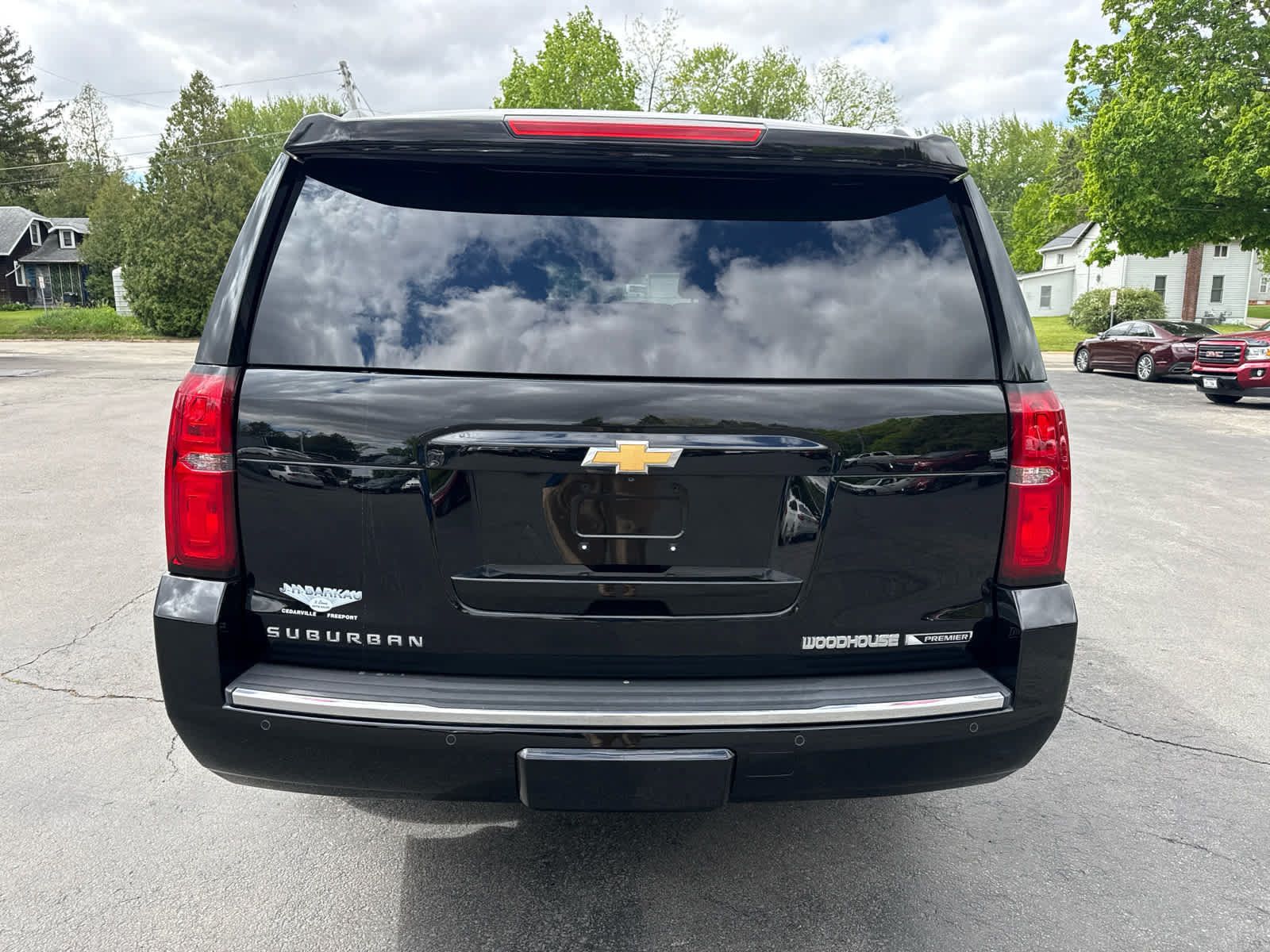 Used 2018 Chevrolet Suburban Premier w/ Max Trailering Package AWD/4WD image 4