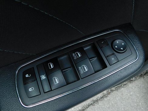 Used 2022 Dodge Charger SXT image 27