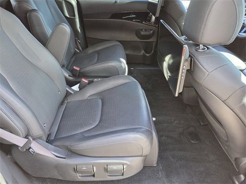 Used 2025 Kia Carnival SX Prestige image 14