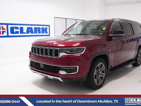 Used 2024 Jeep Wagoneer L Series II w/ Flexible Seating Group RWD image 1