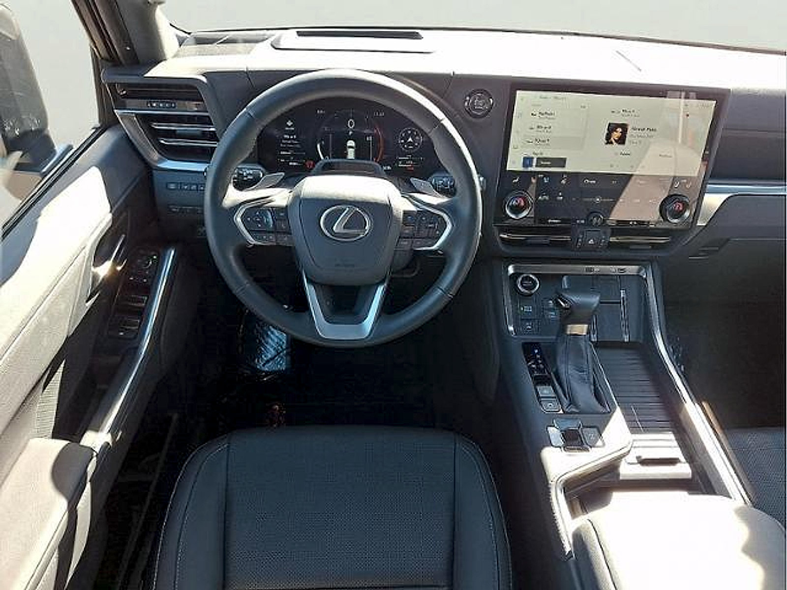 Certified 2024 Lexus GX 550 w/ Accessory Package (Z1) AWD/4WD image 13