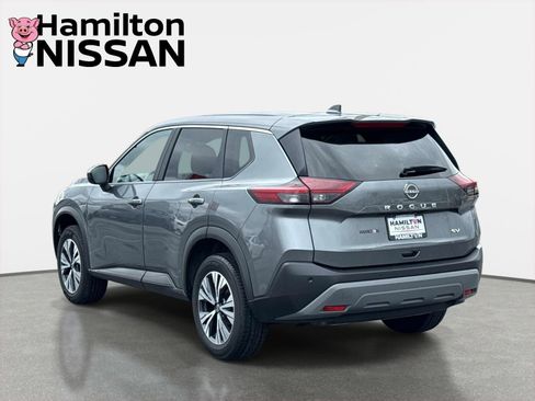 Used 2023 Nissan Rogue SV image 4