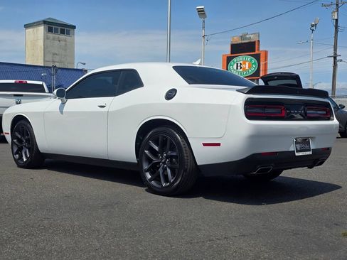Used 2019 Dodge Challenger SXT w/ Plus Package RWD image 8