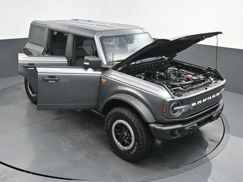 Used 2023 Ford Bronco Badlands w/ Sasquatch Package AWD/4WD image 48