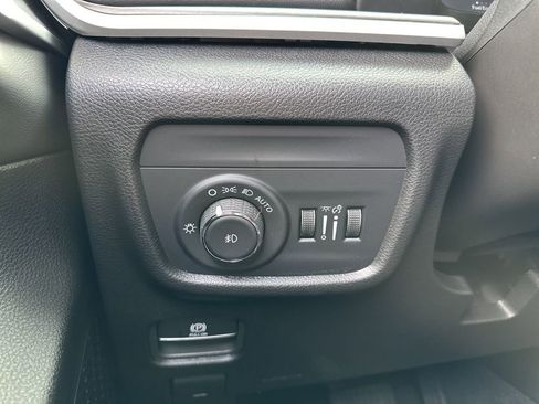 Used 2025 Jeep Grand Cherokee Limited w/ Black Appearance Package image 51