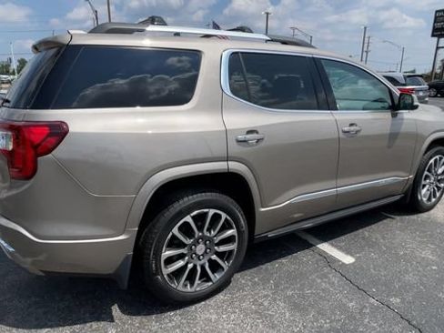 Used 2022 GMC Acadia Denali w/ Denali Ultimate Package AWD/4WD image 2
