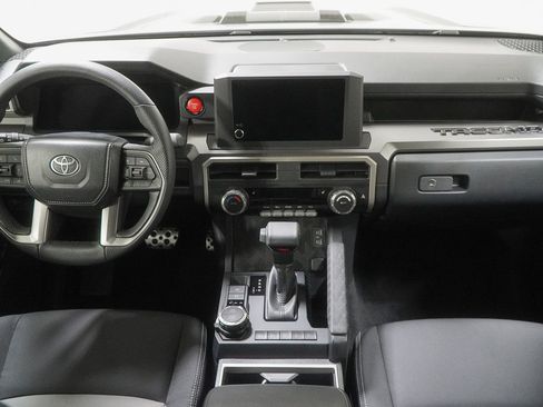 Used 2024 Toyota Tacoma TRD Sport image 26