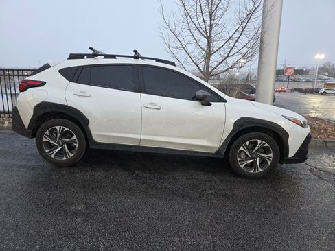 Used 2024 Subaru Crosstrek 2.0i Premium image 4