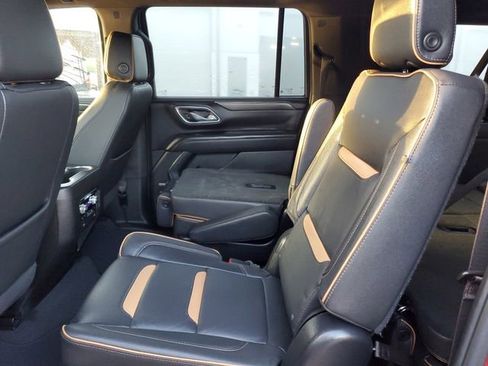 Used 2024 GMC Yukon XL AT4 w/ Technology Package image 10