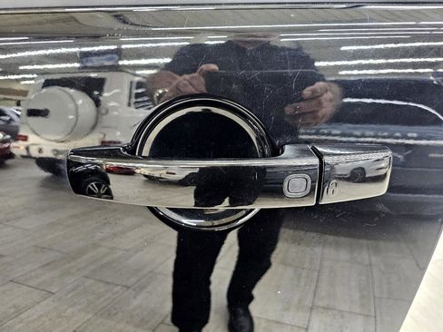 Used 2016 Land Rover LR4 HSE LUX image 18