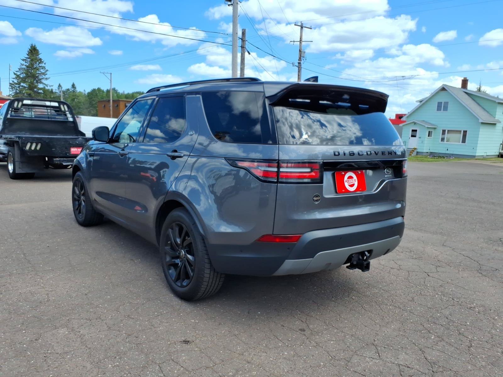 Used 2017 Land Rover Discovery HSE AWD/4WD image 4