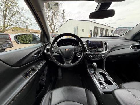 Used 2021 Chevrolet Equinox Premier image 2