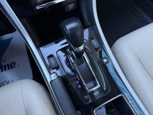 Used 2017 Honda Accord Touring image 26