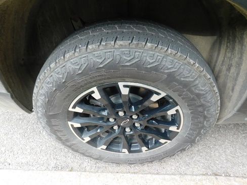 Certified 2024 Chevrolet Traverse Z71 w/ Enhanced Driving Package AWD/4WD image 8