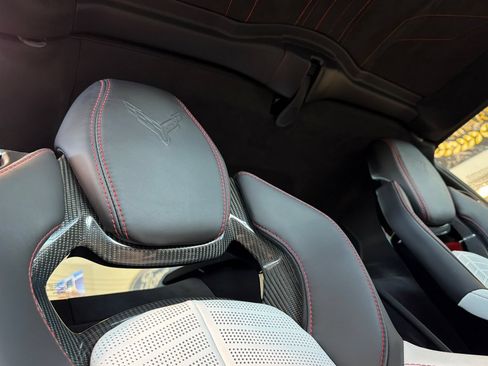 Used 2023 Chevrolet Corvette Stingray Premium Cpe w/ Z51 Performance Package RWD image 17