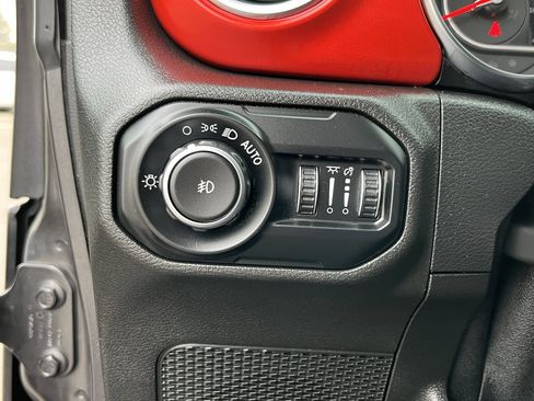 Used 2021 Jeep Wrangler Unlimited Rubicon image 24